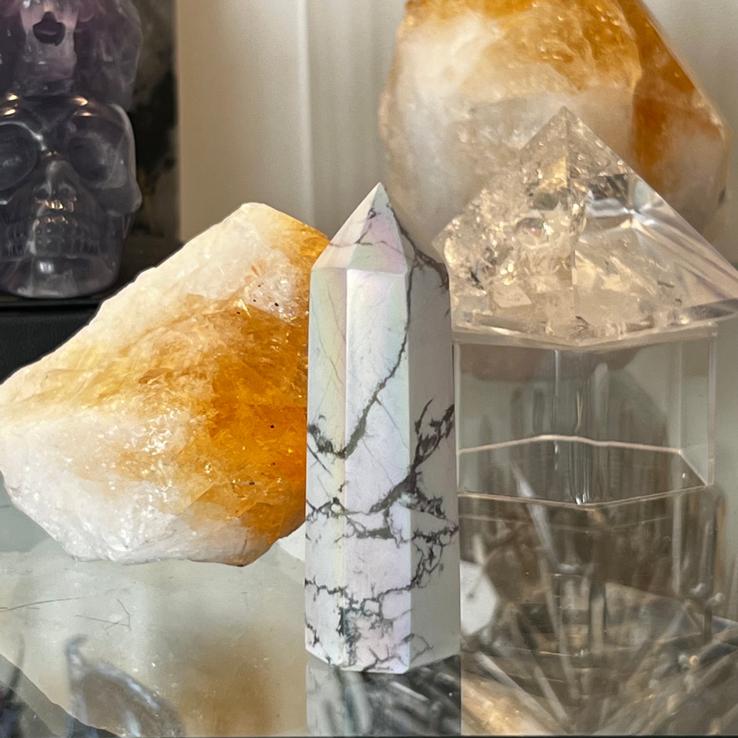 Aura Howlite Tower