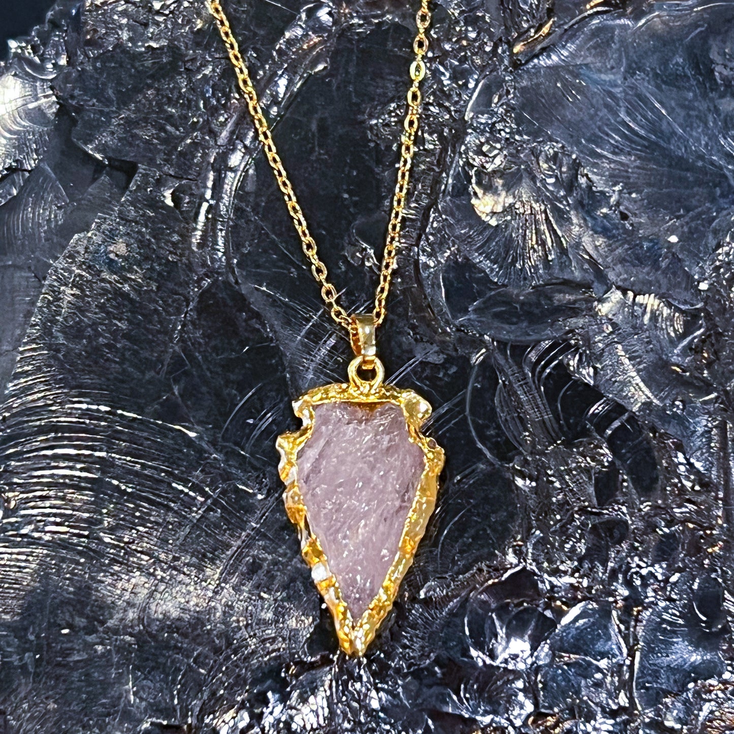 Rose Quartz Arrow Necklace (Gold)