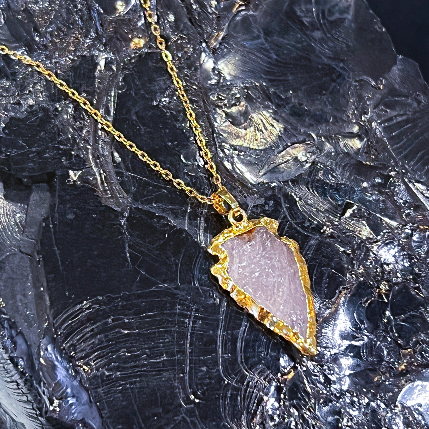 Rose Quartz Arrow Necklace (Gold)