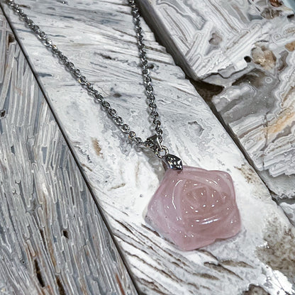 Rose Quartz Rose Necklace